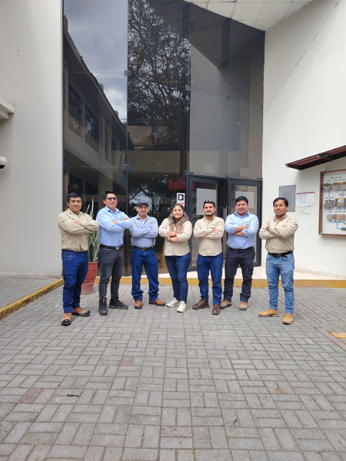 Equipo del Laboratorio de Servicios DINO Pacasmayo
